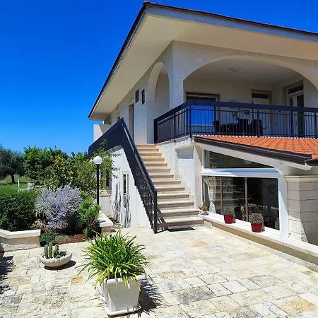 Casa Dori Holiday home *